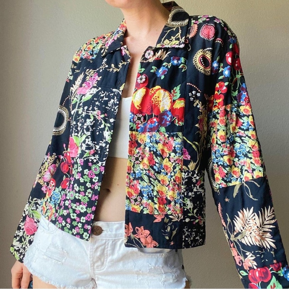 Vintage Black Funky Floral Printed Quilted Style Button Up Jacket